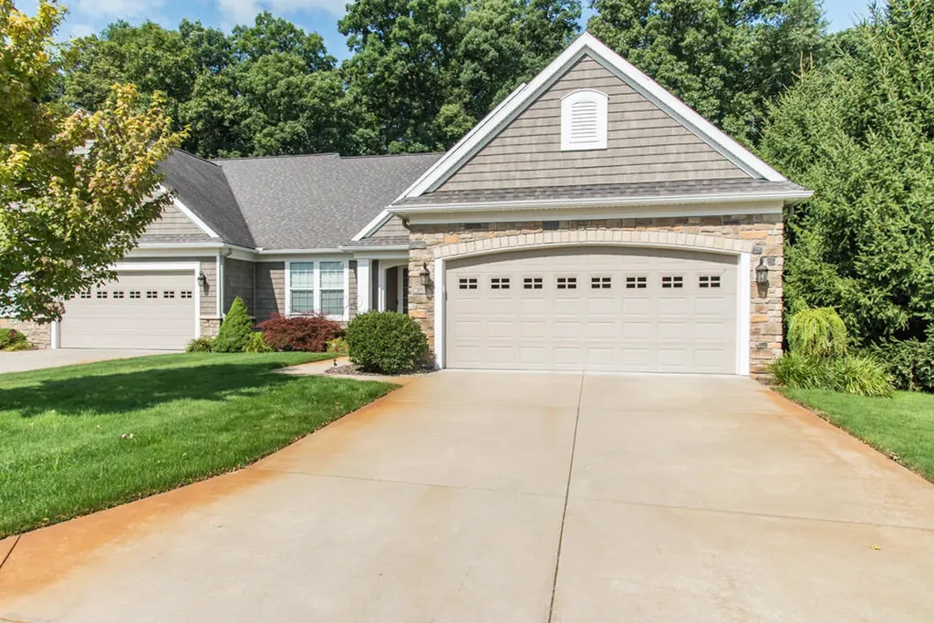 8904 Oakland Hills Circle Portage City MI 49024
