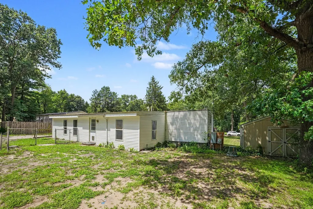 29201 Jewells Antwerp Township MI 49065