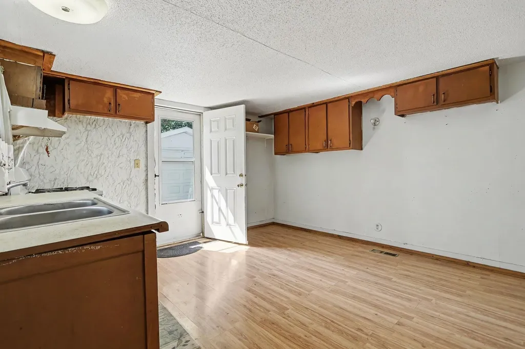 1010 Kalamazoo Street South Haven City MI 49090