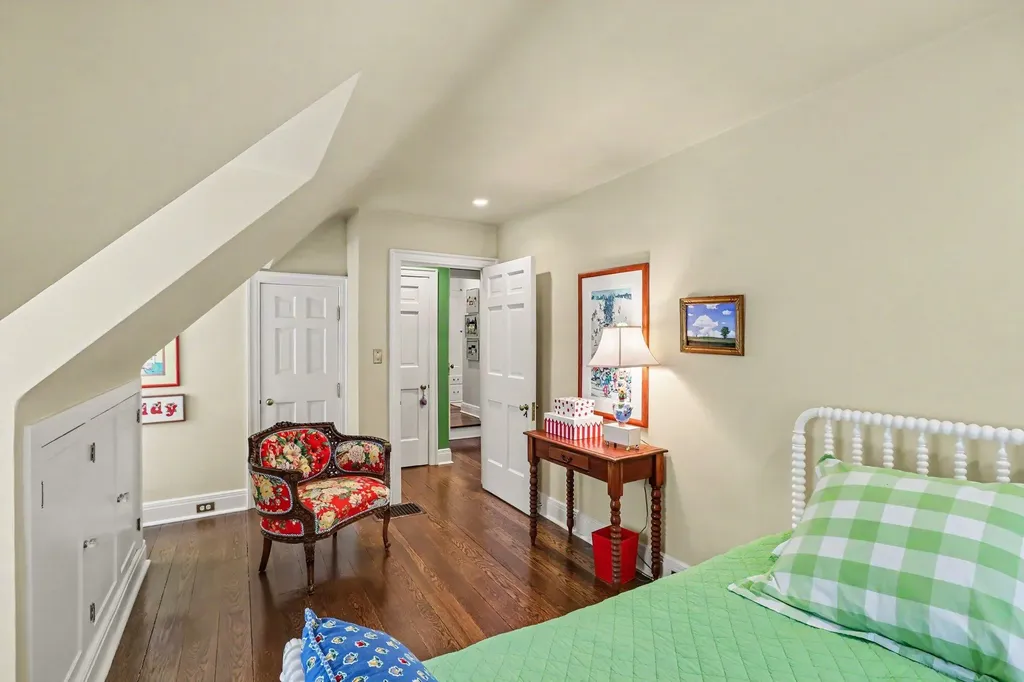 1133 Long Road Kalamazoo City MI 49008