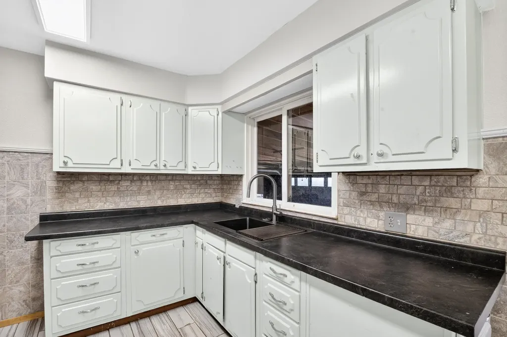 1202 Pinehurst Boulevard Kalamazoo Charter Township MI 49006