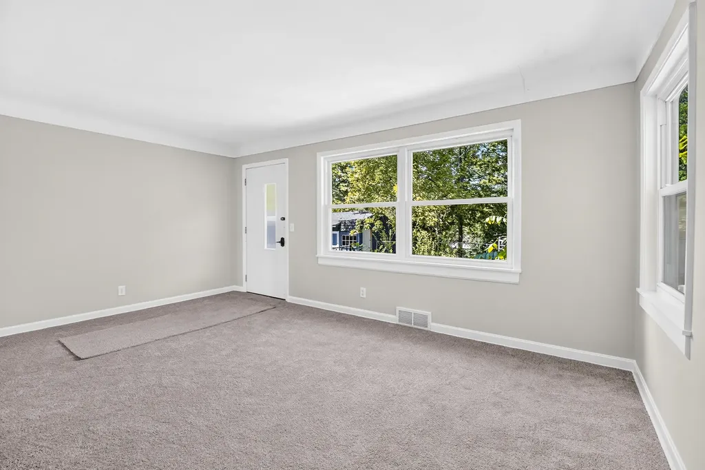 1202 Pinehurst Boulevard Kalamazoo Charter Township MI 49006