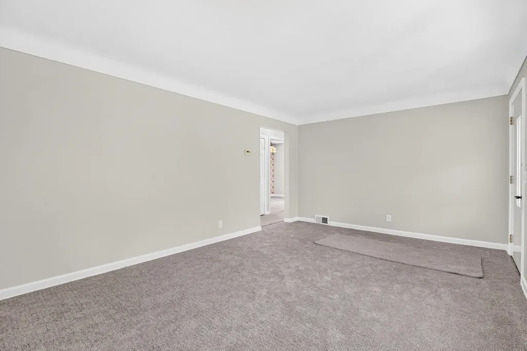 1202 Pinehurst Boulevard Kalamazoo Charter Township MI 49006