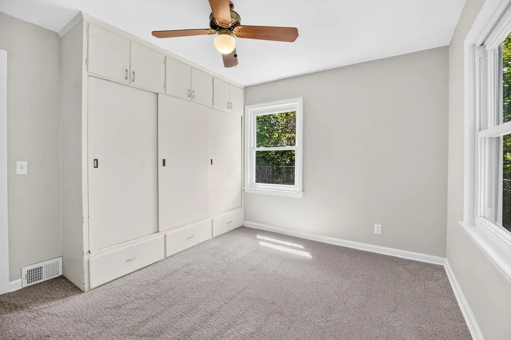 1202 Pinehurst Boulevard Kalamazoo Charter Township MI 49006