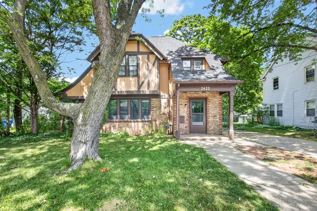 2433 E Main Street Kalamazoo Charter Township MI 49048
