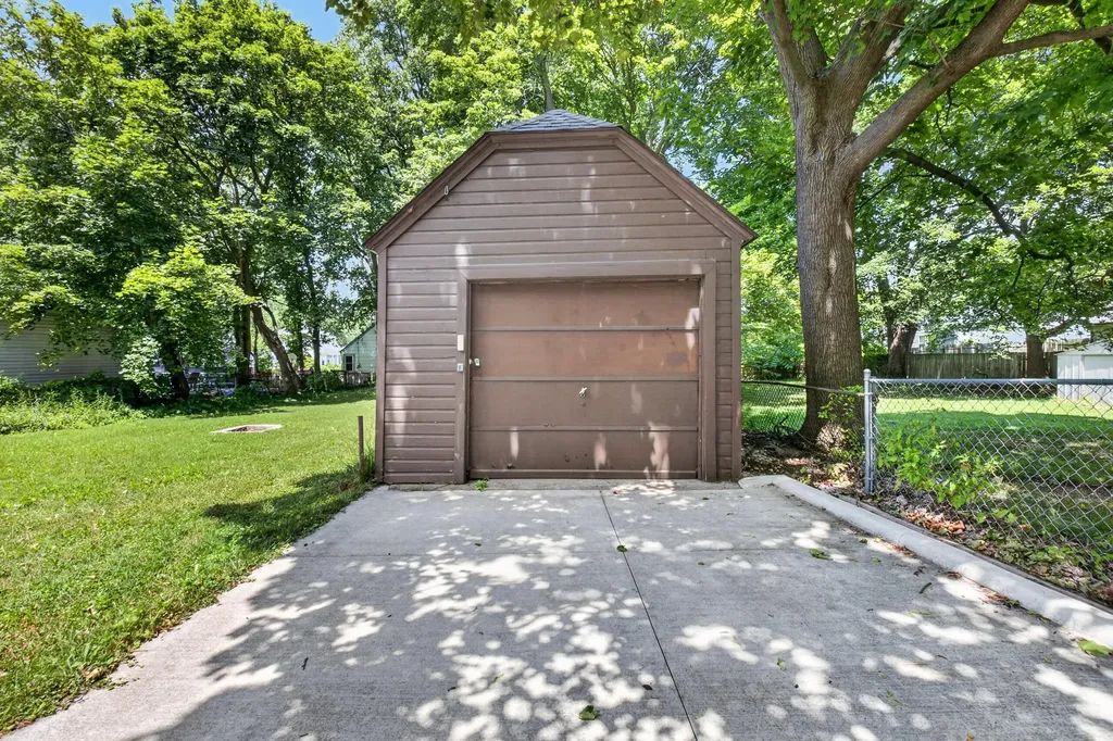 2433 E Main Street Kalamazoo Charter Township MI 49048