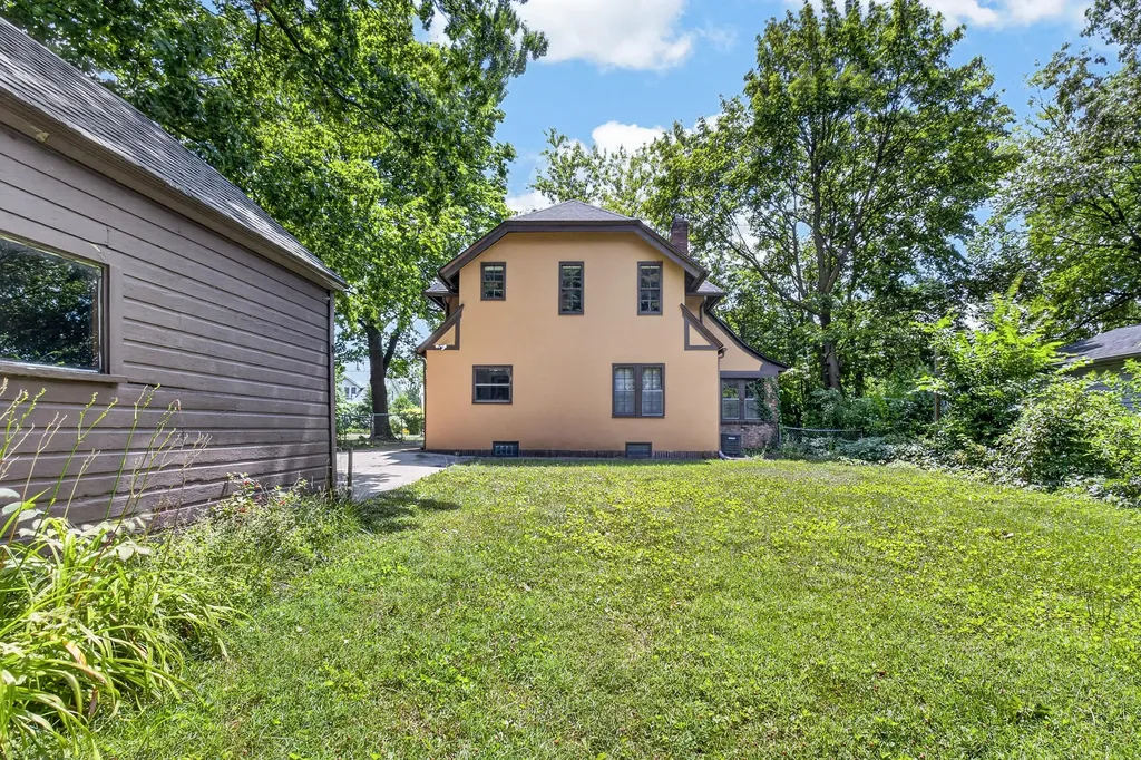 2433 E Main Street Kalamazoo Charter Township MI 49048