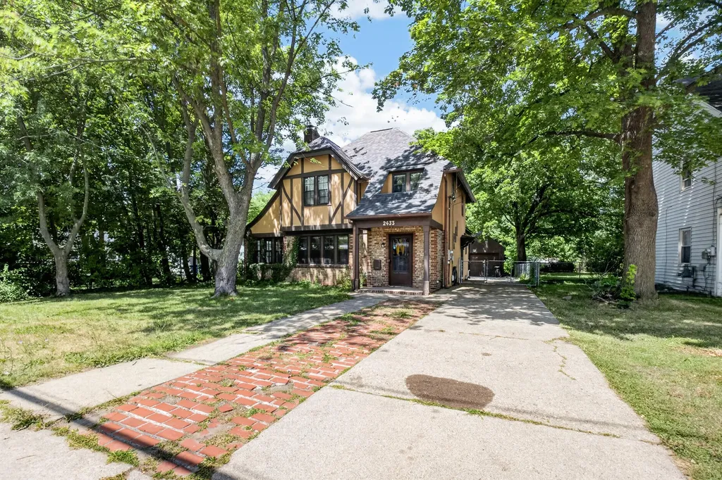 2433 E Main Street Kalamazoo Charter Township MI 49048
