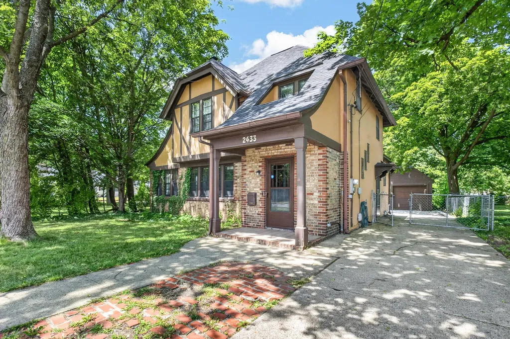 2433 E Main Street Kalamazoo Charter Township MI 49048