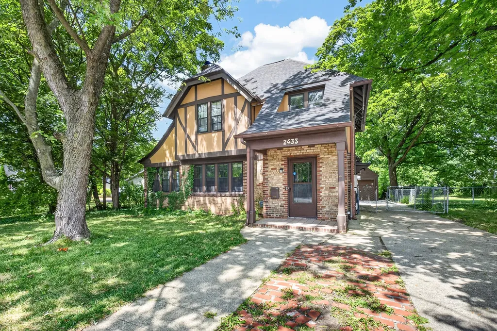 2433 E Main Street Kalamazoo Charter Township MI 49048