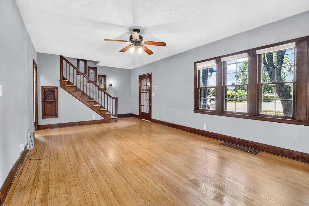 2433 E Main Street Kalamazoo Charter Township MI 49048