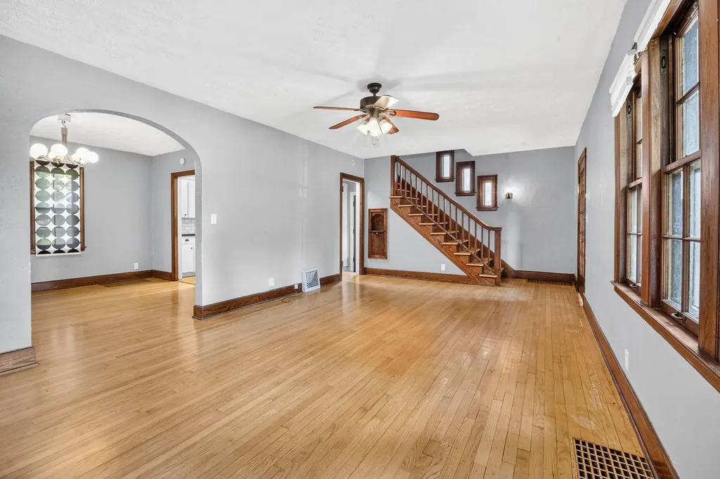 2433 E Main Street Kalamazoo Charter Township MI 49048