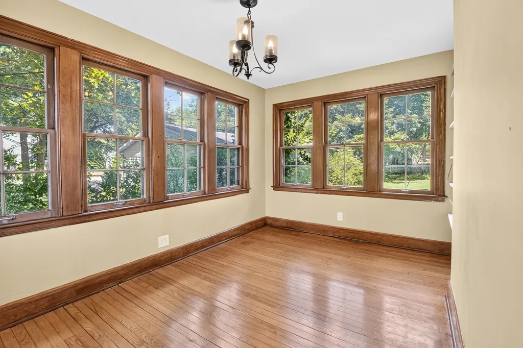 2433 E Main Street Kalamazoo Charter Township MI 49048