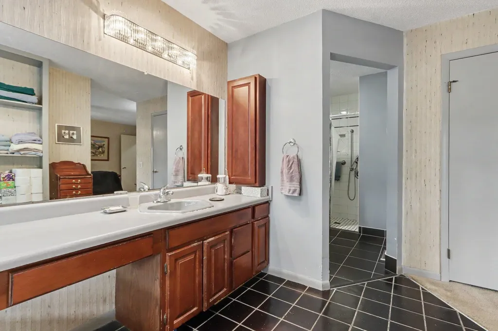 9808 Oak Forest Circle Oshtemo Charter Township MI 49009
