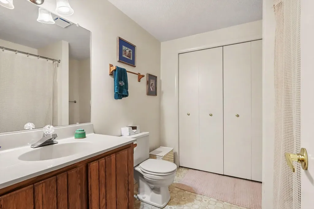 9808 Oak Forest Circle Oshtemo Charter Township MI 49009