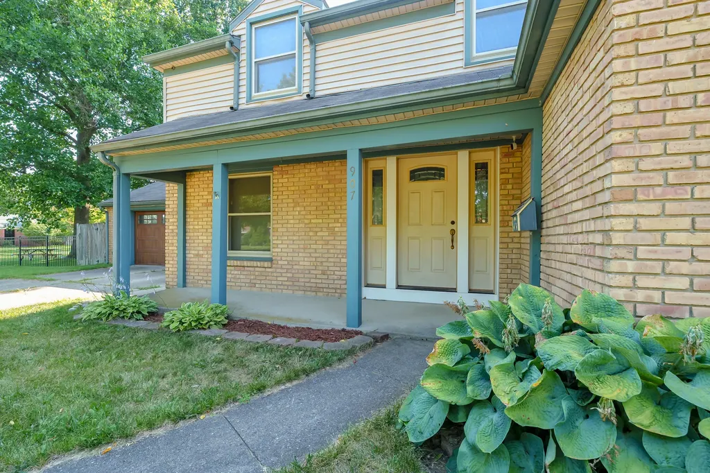 907 East Street Three Rivers City MI 49093