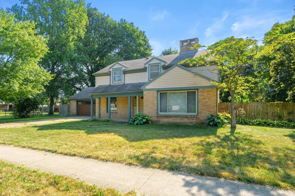 907 East Street Three Rivers City MI 49093