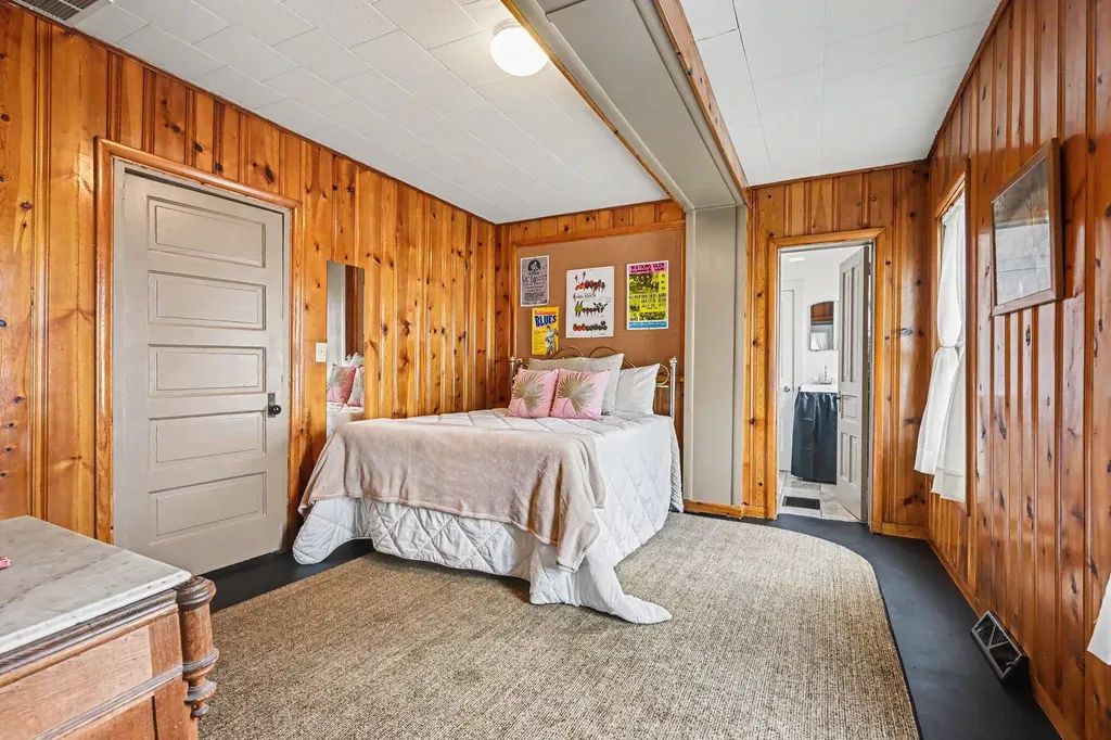 1411 E Stockbridge Kalamazoo City MI 49001