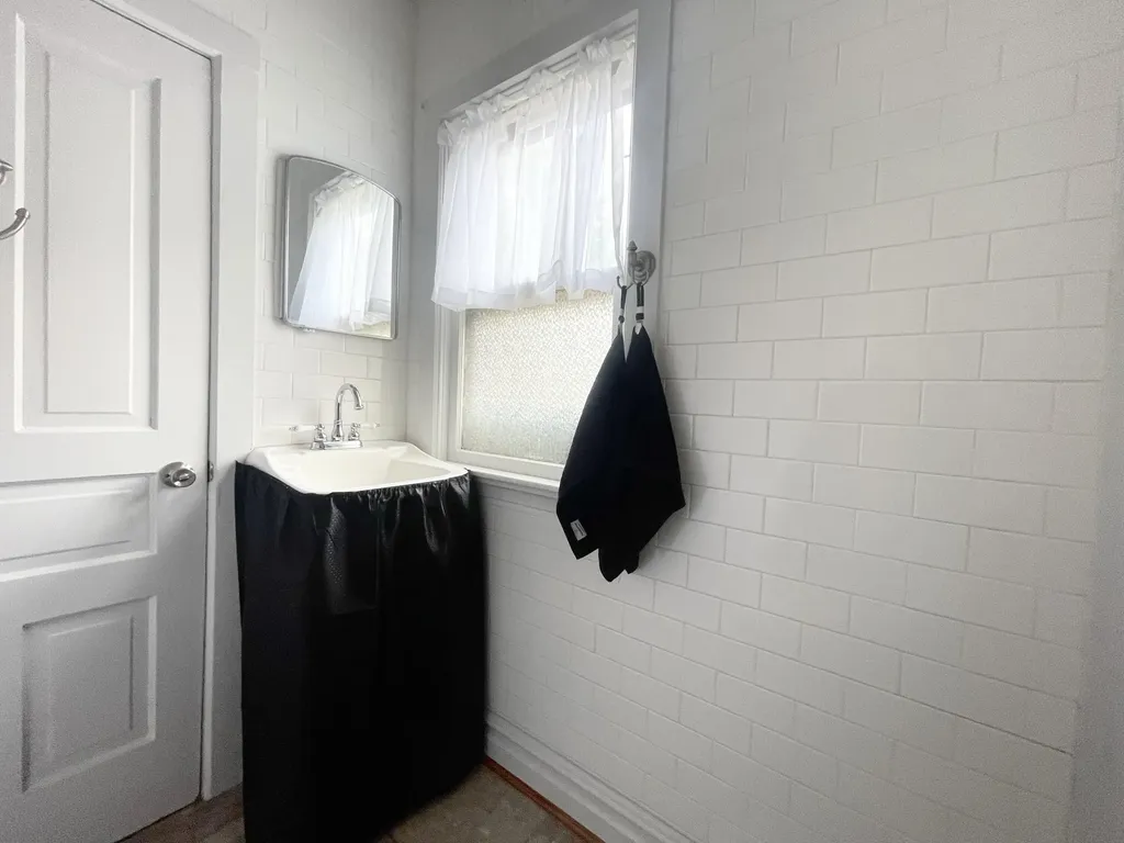 1411 E Stockbridge Kalamazoo City MI 49001