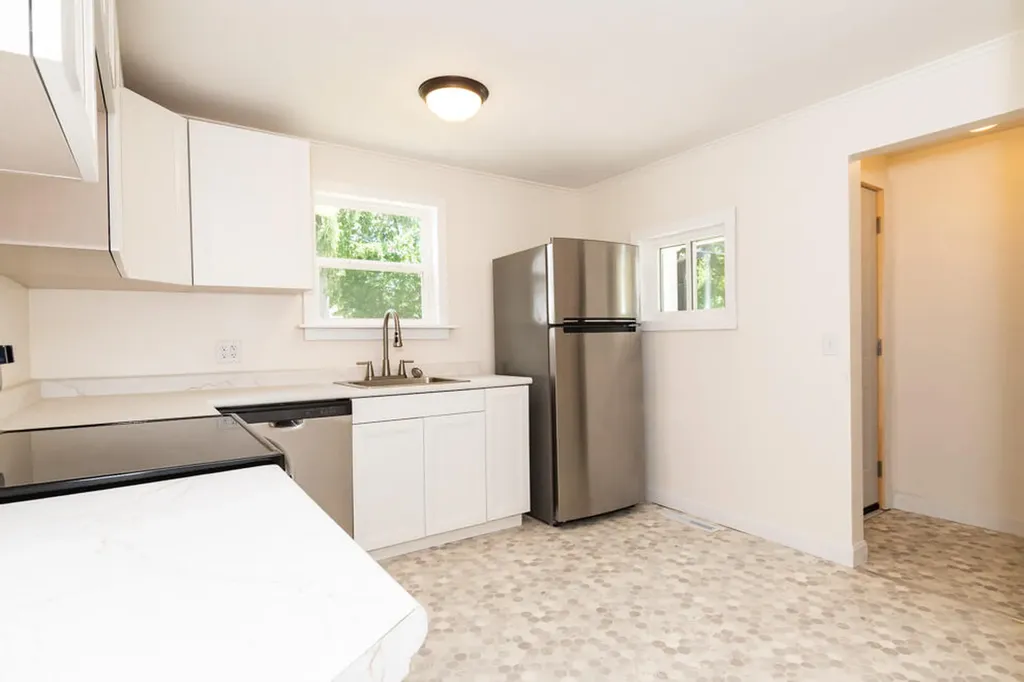 1112 Washburn Avenue Kalamazoo Charter Township MI 49048