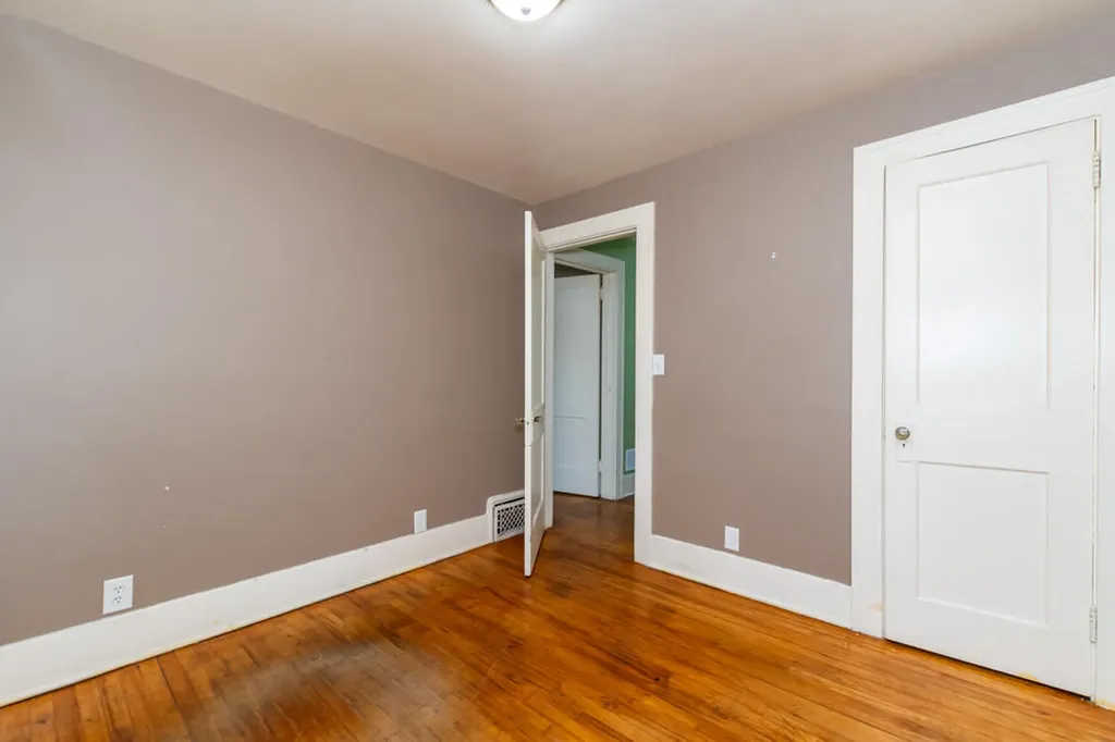 1112 Washburn Avenue Kalamazoo Charter Township MI 49048