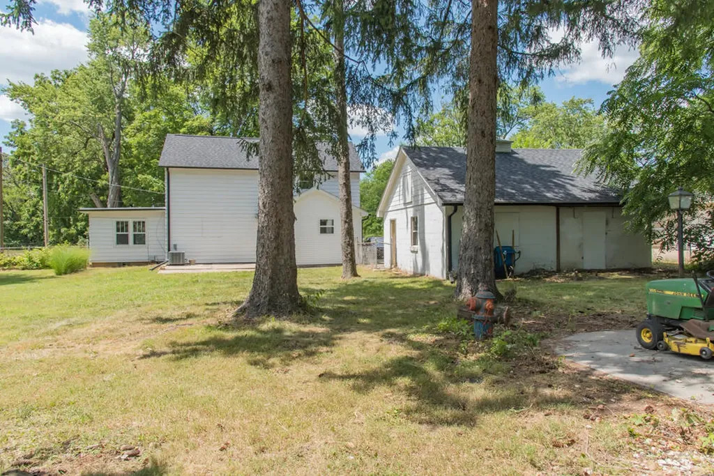 1112 Washburn Avenue Kalamazoo Charter Township MI 49048