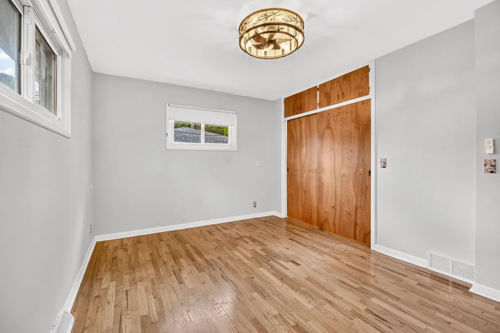 118 S Lauderdale Drive Kalamazoo Charter Township MI 49006