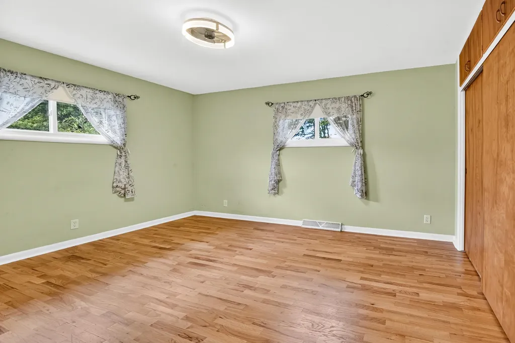 118 S Lauderdale Drive Kalamazoo Charter Township MI 49006