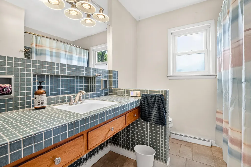 118 S Lauderdale Drive Kalamazoo Charter Township MI 49006