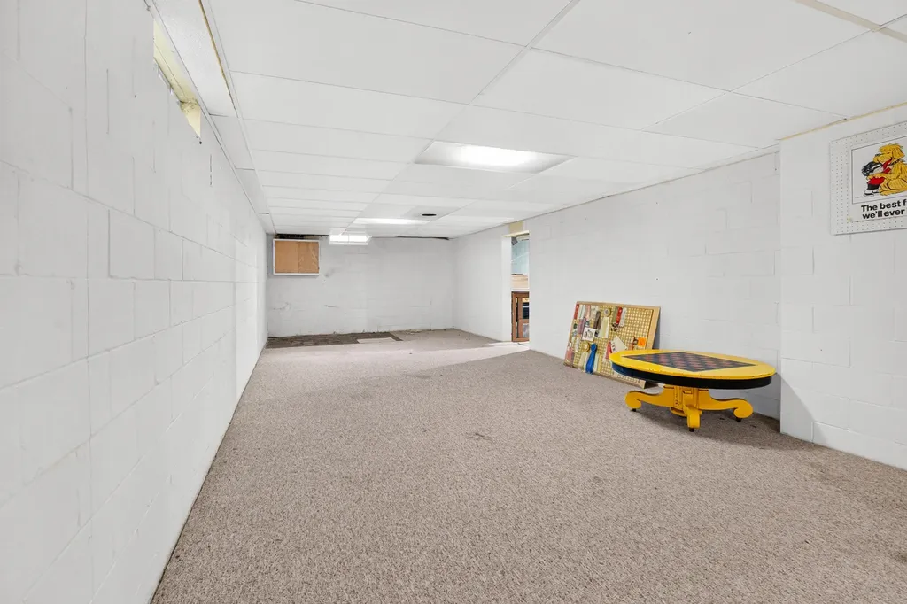 118 S Lauderdale Drive Kalamazoo Charter Township MI 49006