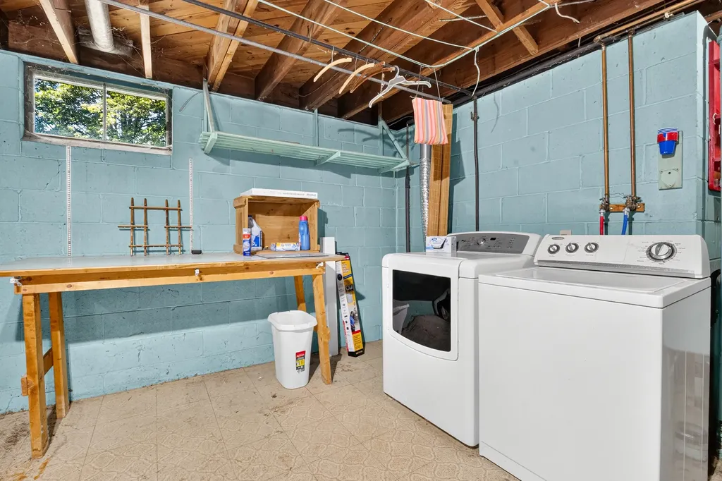 118 S Lauderdale Drive Kalamazoo Charter Township MI 49006