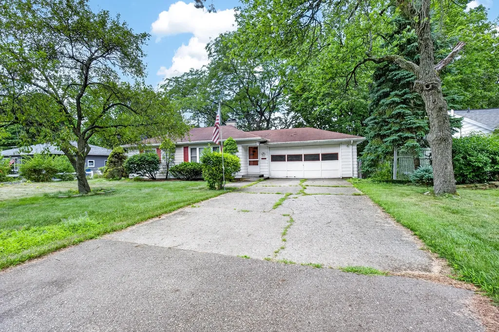 118 S Lauderdale Drive Kalamazoo Charter Township MI 49006