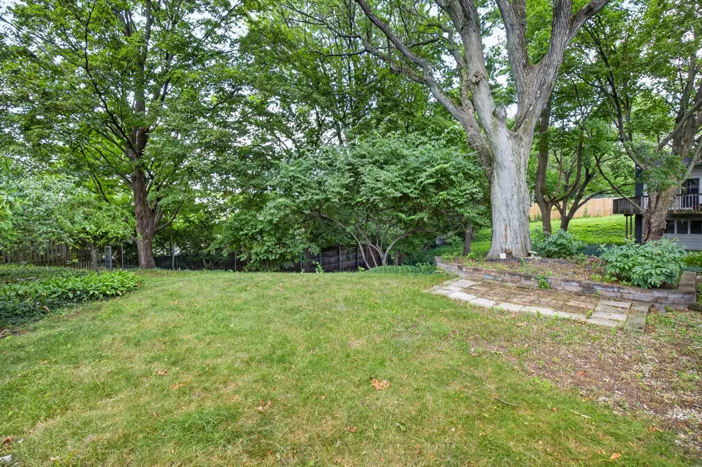 118 S Lauderdale Drive Kalamazoo Charter Township MI 49006