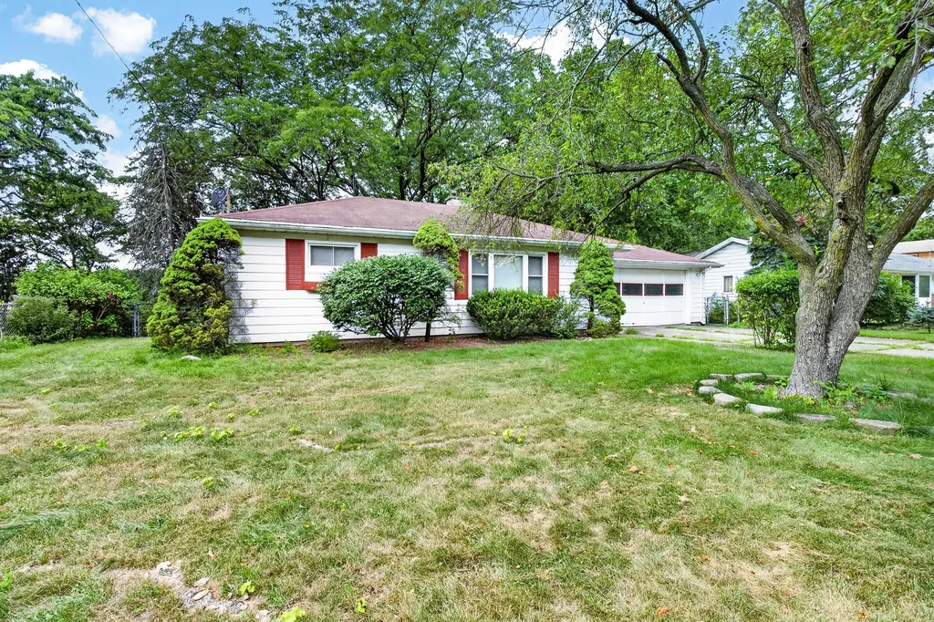 118 S Lauderdale Drive Kalamazoo Charter Township MI 49006