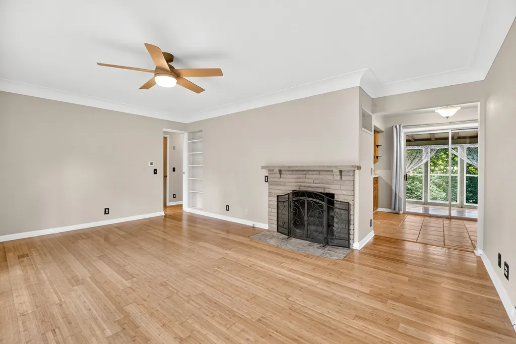 118 S Lauderdale Drive Kalamazoo Charter Township MI 49006