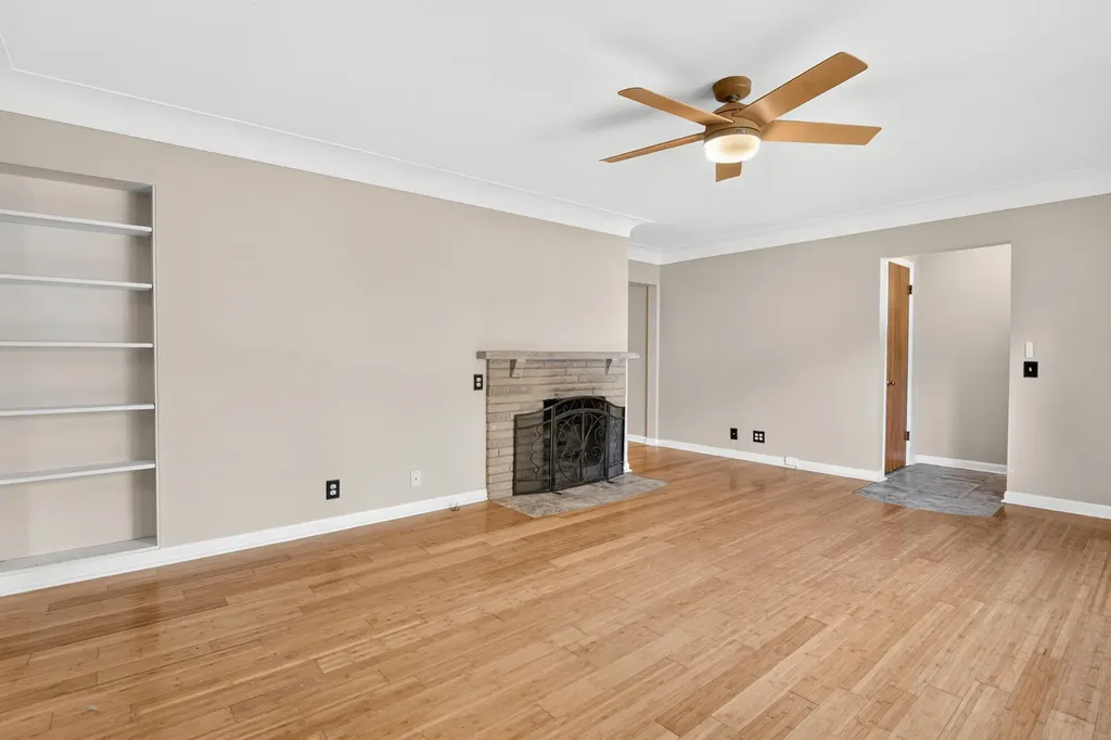118 S Lauderdale Drive Kalamazoo Charter Township MI 49006