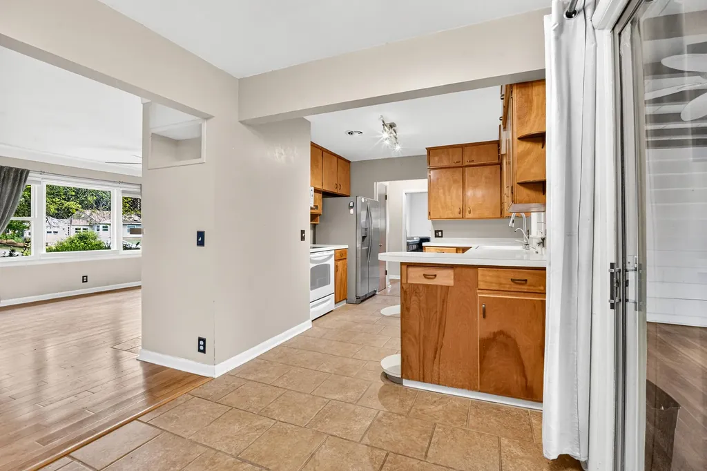 118 S Lauderdale Drive Kalamazoo Charter Township MI 49006