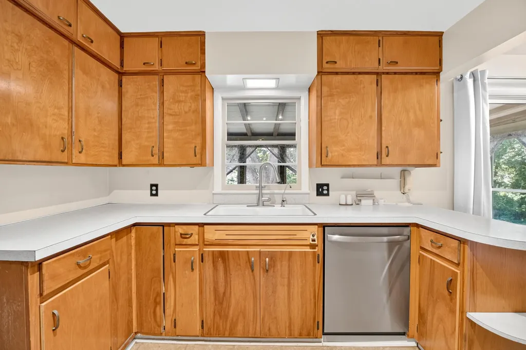 118 S Lauderdale Drive Kalamazoo Charter Township MI 49006