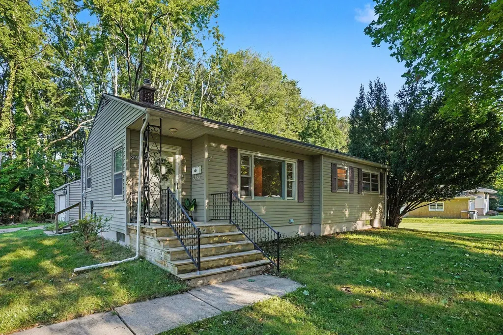 601 Marcelletti Avenue Paw Paw Village MI 49079