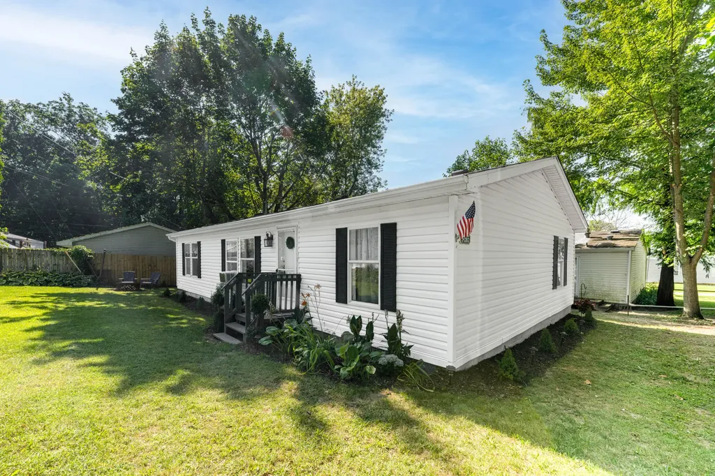 54565 Adams Avenue Silver Creek Township MI 49111