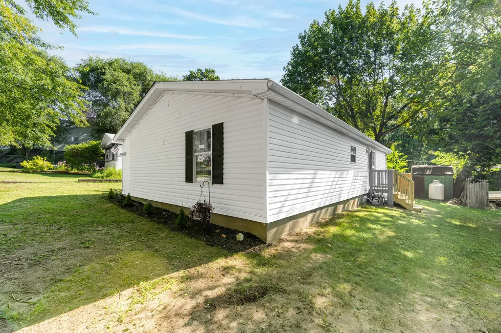 54565 Adams Avenue Silver Creek Township MI 49111