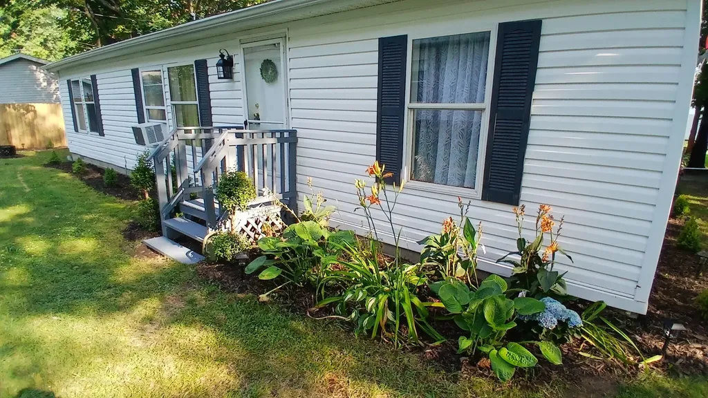 54565 Adams Avenue Silver Creek Township MI 49111