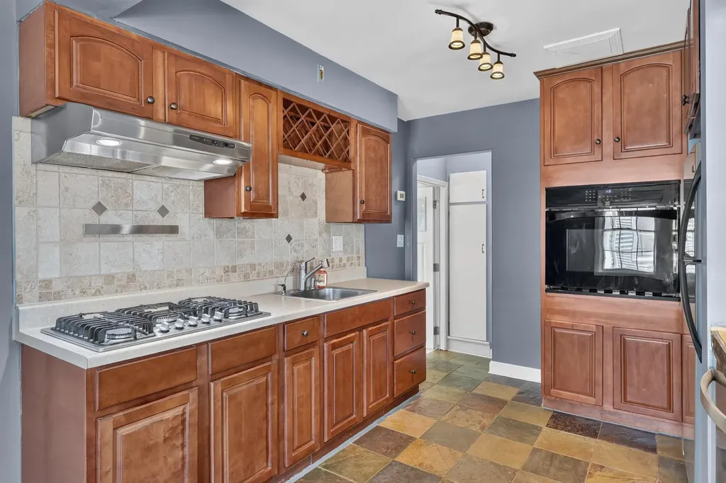 2117 Dorchester Avenue Kalamazoo City MI 49001