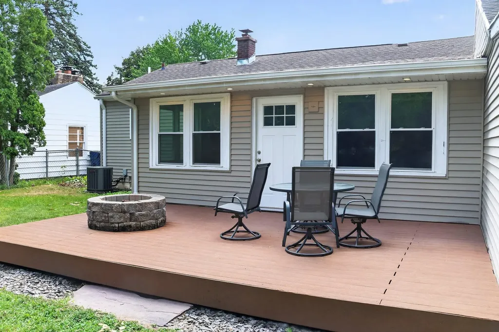 2117 Dorchester Avenue Kalamazoo City MI 49001