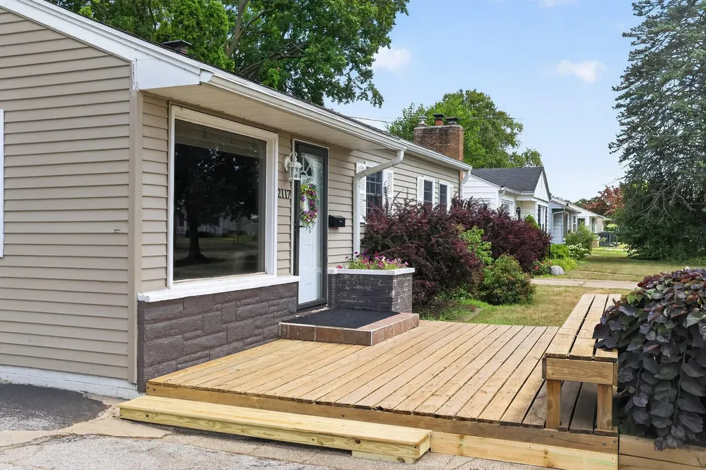 2117 Dorchester Avenue Kalamazoo City MI 49001