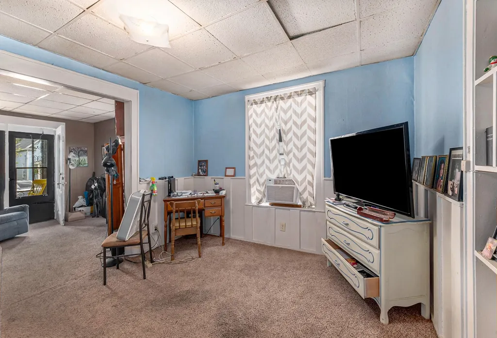 914 Courtney Street NW Grand Rapids City MI 49504