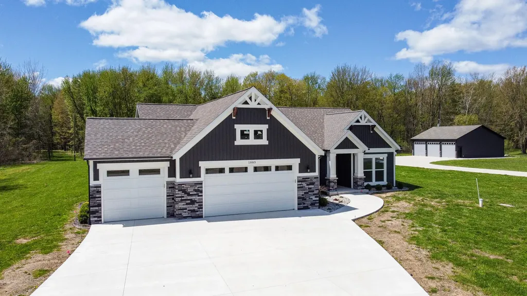 1885 Shaw Road Casnovia Township MI 49303