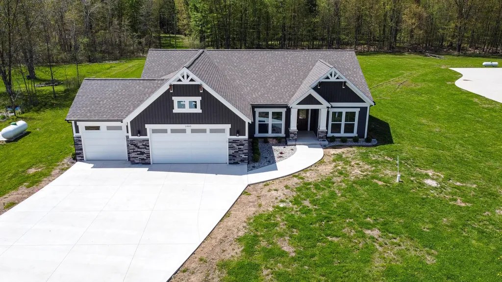 1885 Shaw Road Casnovia Township MI 49303