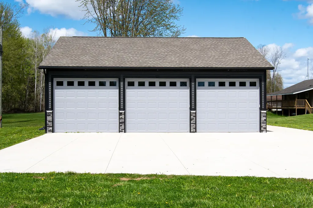 1885 Shaw Road Casnovia Township MI 49303