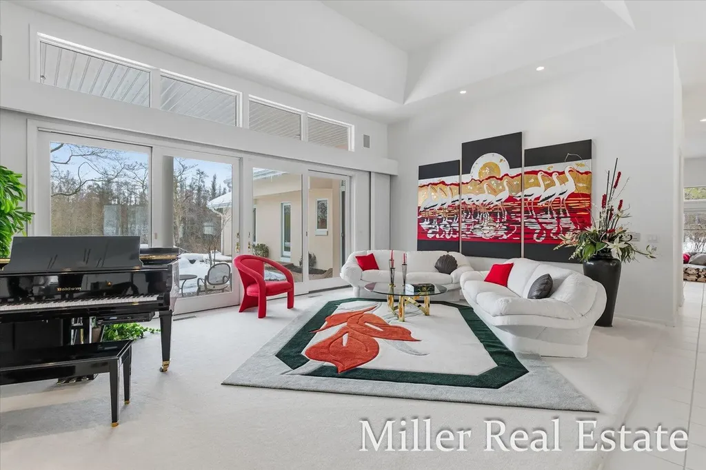 660 Indian Hills Drive Hastings Charter Township MI 49058